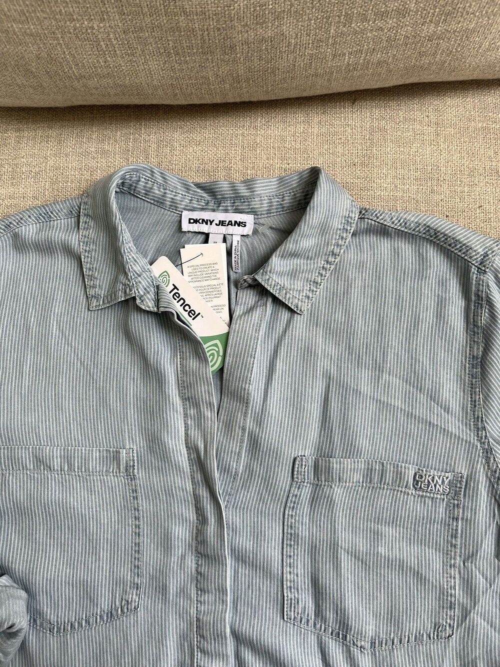 DKNY Women’s Denim Blouse Size 1X  Blue Chambray Adj. Long Sleeve Stripes NWT